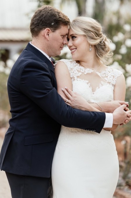 18057-crepe and lace applique wedding dress_4
